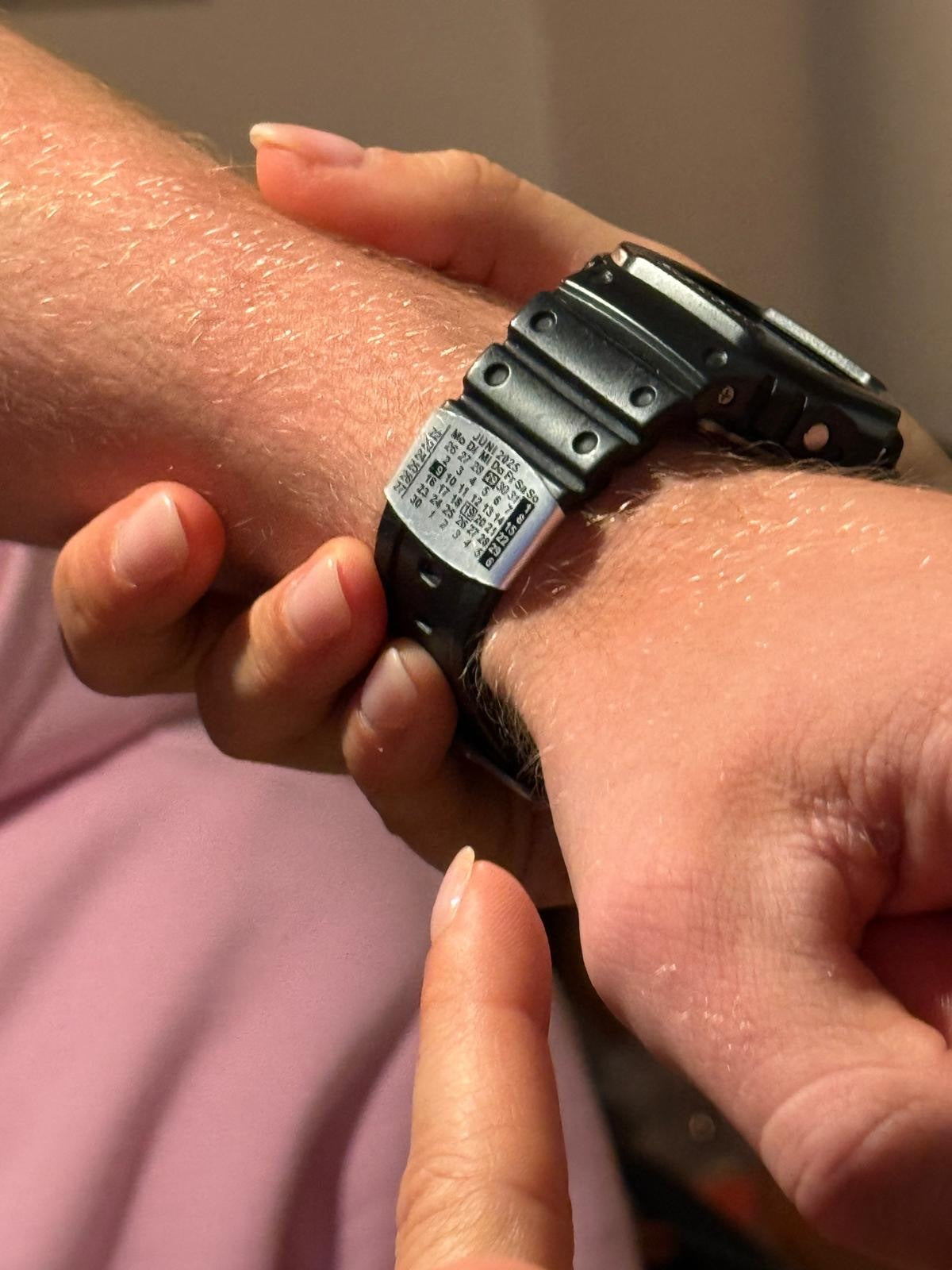 2 Stück Uhrenarmbandkalender 2026 Stammkunden Ostern Aktion